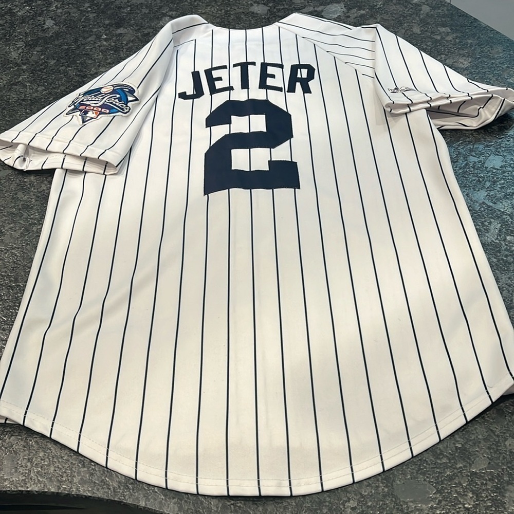 Majestic Sz M New York Yankees World Series 2000 Derek Jeter Button Jersey